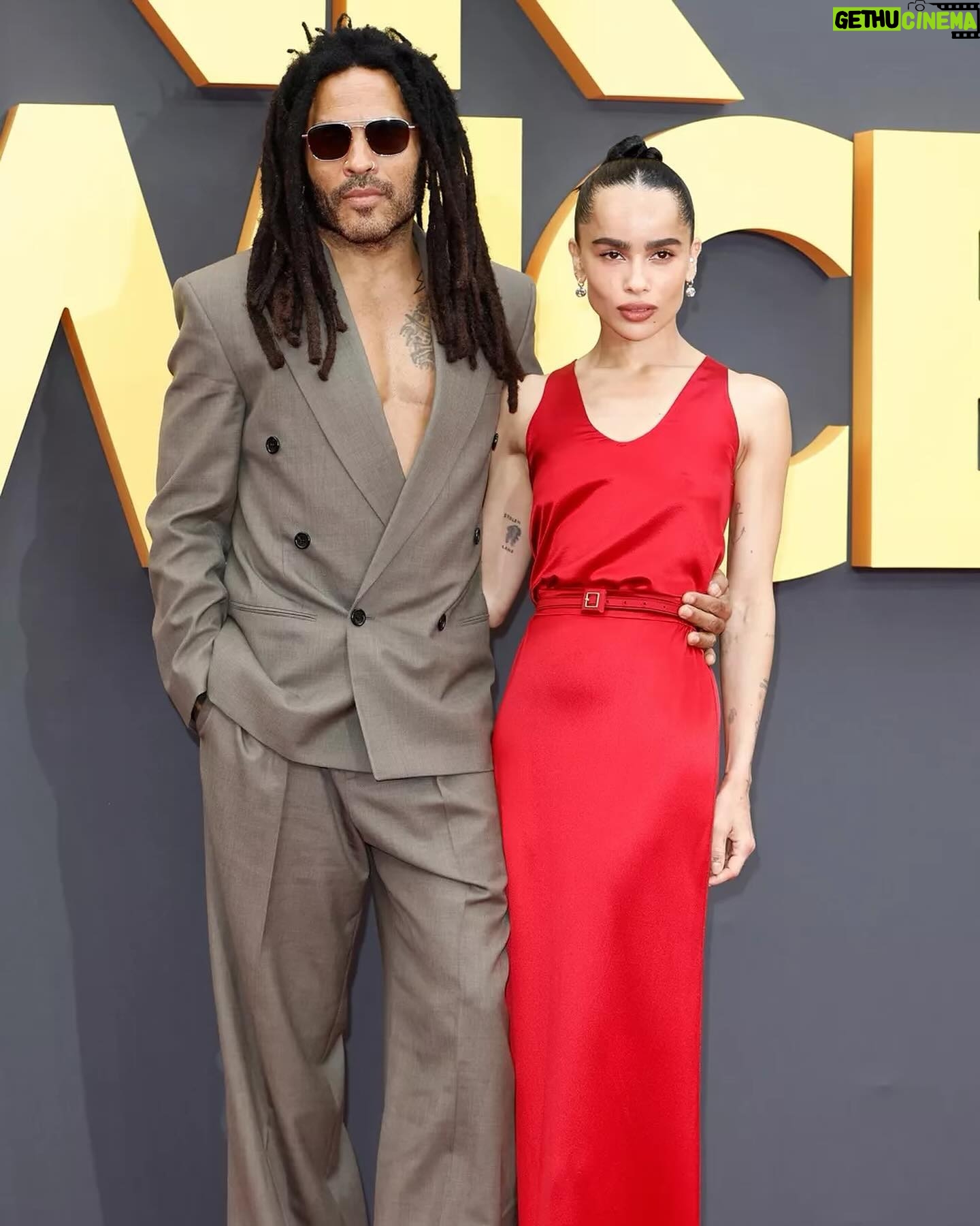 Zoë Kravitz - 352.9K Likes - blink twice 🇬🇧 🍾 🌺