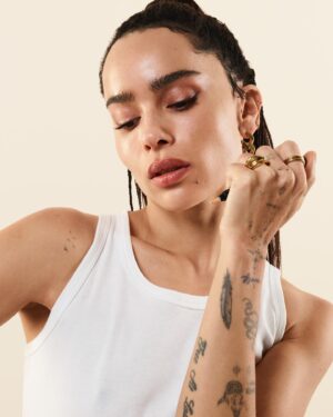 Zoë Kravitz Instagram - gimme that touche éclat @yslbeauty