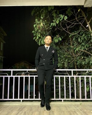 Zorema Khiangte Instagram - Coat Suit mawi tak min thuisaktu @teremiralte_newaccount 🖤

(A tawpah chuan Lalpa a tha tih kan fiah nawn leh thin🙏🏻)