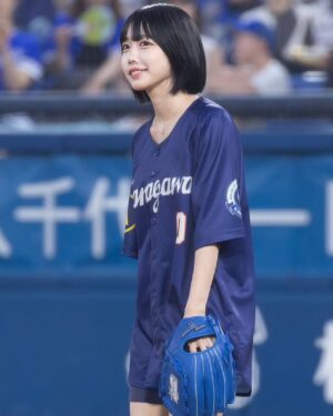 ano Instagram - 横浜スタジアムにて アマノナイター
始球式で投げさせていただきました。ノーバンってやつでギリいけました⚾️