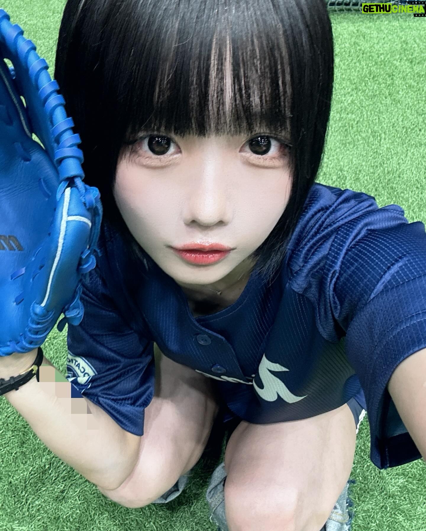 ano - 136.5K Likes - 横浜スタジアムにて アマノナイター
始球式で投げさせていただきました。ノーバンってやつでギリいけました⚾️