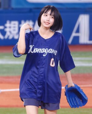 ano Instagram - 横浜スタジアムにて アマノナイター
始球式で投げさせていただきました。ノーバンってやつでギリいけました⚾️