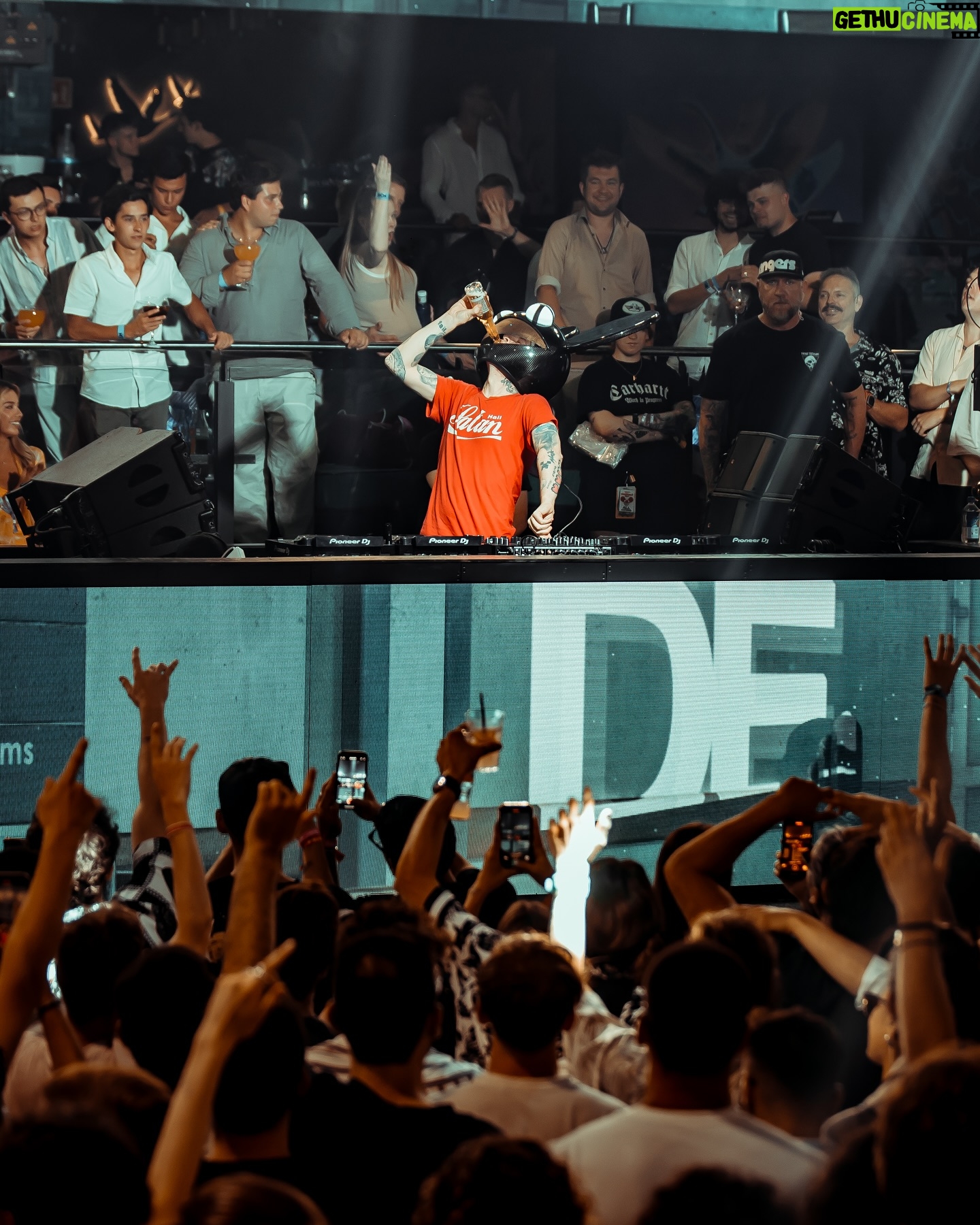 deadmau5 - 15.1K Likes - thx mallorca :D
photos @leahsems