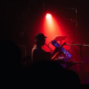 kojikoji Instagram - .
6/16 Ebis Liquidroom
phont by @______t_t_______ 
#team_broth_works

良い写真たくさん〜〜
ともきくんありがとう！！
照明がこんなに素敵だったのを写真を見て知りました…🍑

始まる前のステージ裏で事務所のみんなで円陣を組んだ時の掛け声はうまい◯◯◯ぞーー！でした、☺️笑