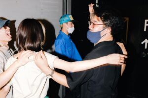 kojikoji Instagram - .
6/16 Ebis Liquidroom
phont by @______t_t_______ 
#team_broth_works

良い写真たくさん〜〜
ともきくんありがとう！！
照明がこんなに素敵だったのを写真を見て知りました…🍑

始まる前のステージ裏で事務所のみんなで円陣を組んだ時の掛け声はうまい◯◯◯ぞーー！でした、☺️笑