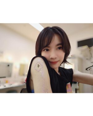 milet Instagram - “stairs”4段目@岐阜 

なんでもっとはやくここに来なかったんだろう！
歌うの、楽しい。みんながそこにいると強く優しくなれる。ステージの上には、なんかそういう素敵な魔法がある。岐阜最高だったよ。
またすぐ会おう🧡
岐阜出身の陽一郎も幸せそうだったなあ！

NEXT▶︎愛知(明日)
#milet_stairs
#milet