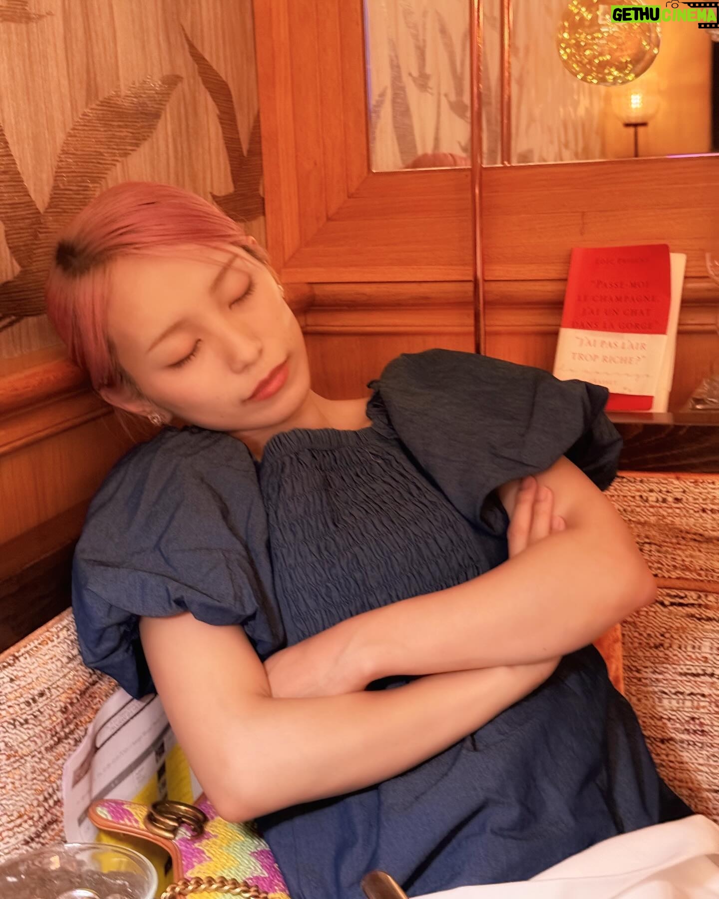 miwa - 3.6K Likes - パリで時差ボケ。笑
#paris