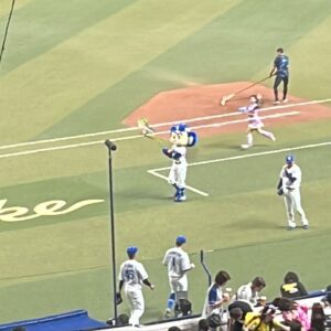 peppe Instagram - ⚾️🔥😏

中日ドラゴンズ！どらほー！長屋ナイスピッチング！TEAM中京大中京！胸熱！高橋選手！梅津選手！ピッチング練習！感謝！ドアラ！今日もきゃわ！初ドームグラウンドライブ！愛知県！地元！702...ぺつ！以上！選手の皆さんお疲れ様です！素敵な機会をいただき本当にありがとうございました！

#ブルーサマーフェスティバル2024