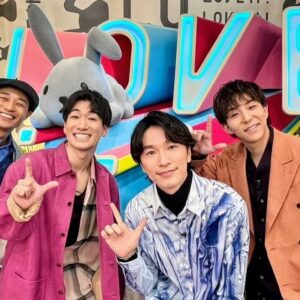 shoji Instagram - THANK YOU ラヴィット！ @tbs_loveit ❤️
シーズンレギュラーで出させて頂き、本当に本当に幸せでした！

毎週暖かく迎えて頂き、ありがとうございました😭

最後にスタッフ・キャストの皆さんとのダンスショーを披露させて頂きましたー❤️‍🔥
番組も、現場も、もちろんシッキンの活動も、沢山のスタッフの皆さんと一緒に作っていて、だからこそ、時には裏方と呼ばれる人達にも光が当たってくれたらうれしいなと思っています！
笑顔で踊るみんなが最高にかっこ良くて感動しました🔥

7枚目はディレクターのアベさんと！
カメラには映ってないけど、ゼロから一緒にショーを作りあげてくれました！
紹介したいスタッフの方々が沢山いすぎる。。。
本当にありがとうございました🙏

まだ観てない方は是非TV erで🙋‍♂️

てかあれ？俺ラーメンとか食べてないぞ！笑

#stkgz #シッキン #シットキングス #shoji #持田将史
#ラヴィット　#大好きだー　#ラヴィット最高　#ラヴィットスタッフ最高