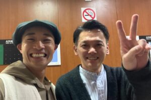 shoji Instagram - THANK YOU ラヴィット！ @tbs_loveit ❤️
シーズンレギュラーで出させて頂き、本当に本当に幸せでした！

毎週暖かく迎えて頂き、ありがとうございました😭

最後にスタッフ・キャストの皆さんとのダンスショーを披露させて頂きましたー❤️‍🔥
番組も、現場も、もちろんシッキンの活動も、沢山のスタッフの皆さんと一緒に作っていて、だからこそ、時には裏方と呼ばれる人達にも光が当たってくれたらうれしいなと思っています！
笑顔で踊るみんなが最高にかっこ良くて感動しました🔥

7枚目はディレクターのアベさんと！
カメラには映ってないけど、ゼロから一緒にショーを作りあげてくれました！
紹介したいスタッフの方々が沢山いすぎる。。。
本当にありがとうございました🙏

まだ観てない方は是非TV erで🙋‍♂️

てかあれ？俺ラーメンとか食べてないぞ！笑

#stkgz #シッキン #シットキングス #shoji #持田将史
#ラヴィット　#大好きだー　#ラヴィット最高　#ラヴィットスタッフ最高