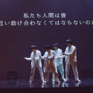 shoji Instagram - 日本テレビ「世界を変えた20人のアーティスト」に出演させて頂き、チャップリンの映画「独裁者」からfinal speechをパフォーマンスさせて頂きました。

80年前のスピーチでなされた問題提起の多くが、今もなお乗り越えられずに残っています。

チャップリンのように力強く素晴らしいメッセージを発する事は自分には出来ないかもしれないけど、このスピーチをダンスというフィルターを通して次の世代に繋いでいく、残していく事は出来ると信じて、これからも大切に踊っていきたいと思います。

こんな素敵な機会を頂いて幸せです。
観ていただいた皆さん、ありがとうございました！

東方神起のお二人や、東方ダンサーズにも久し振りに会えて嬉しかったです！

#stkgz #シッキン #シットキングス #shoji #持田将史
#チャップリン　#独裁者　#ダンス
#世界を変えた20人のアーティスト