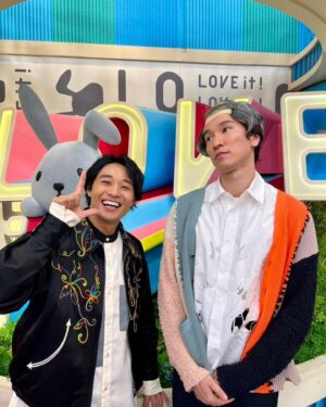 shoji Instagram - ラヴィット！ご覧いただきありがとうございました😂
舘様に変なカツラ渡してごめんなさい🤣
まだ観てないかたは是非TVerで🙋‍♂️
ダンス企画も発表になりましたー🔥
皆さんお楽しみにー👍👍👍👍

#stkgz #シッキン #シットキングス #shoji #持田将史
#ラヴィット