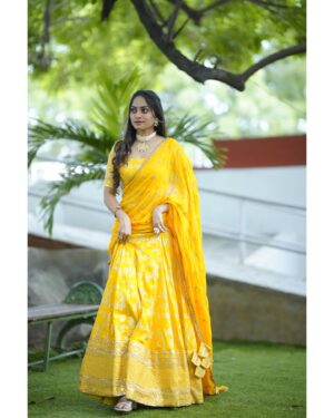 sree priya Instagram - ✨

Outfit @vasree_couture 
Jewels @sholdsherni 
MUAH @shireesha_a_dream_of_makeup 
Captured @paulino_pictures