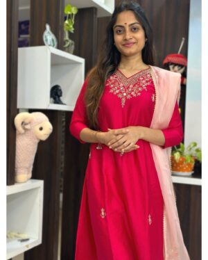 sree priya Instagram - ✨🌸

Wearing : @pinkthreads_boutique