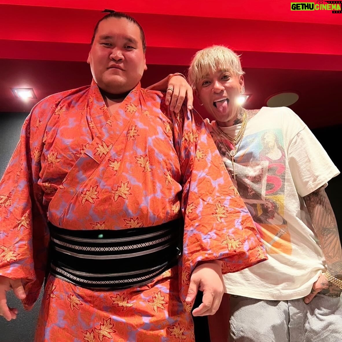 t-Ace - 5.3K Likes - 横綱 照ノ富士
相撲界のハードさってやっぱり凄い
最近知り始めた世界だけどかっこいいと思う
んでさすがの貫禄
絶対横綱の取組観に行きたい
また近々ご飯でも
#照ノ富士 #横綱 #大相撲 #tAce #エロ神クズお