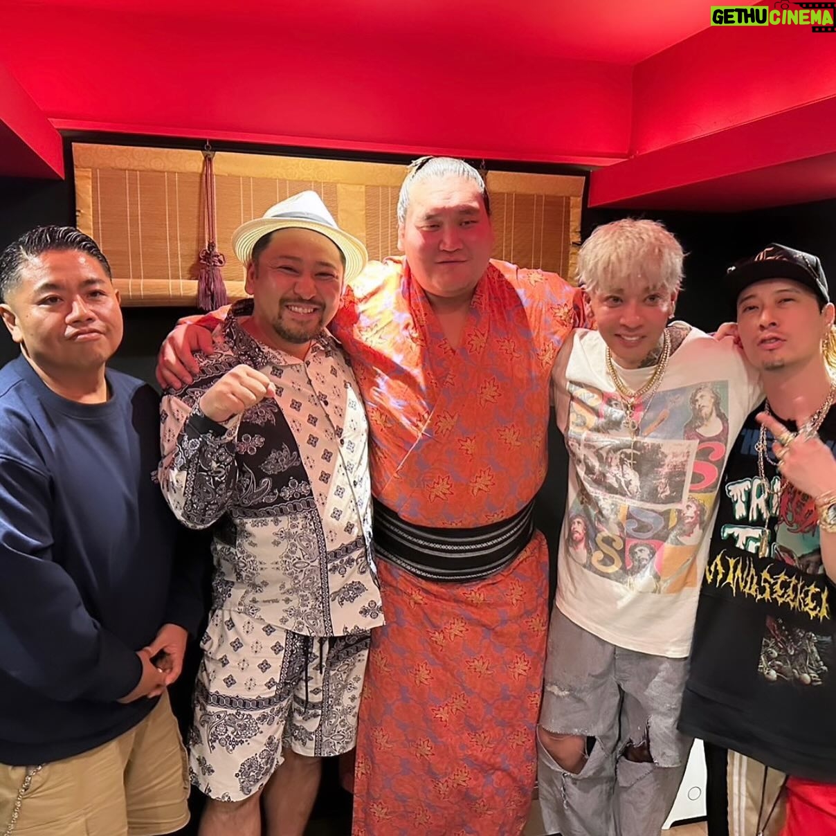 t-Ace - 5.3K Likes - 横綱 照ノ富士
相撲界のハードさってやっぱり凄い
最近知り始めた世界だけどかっこいいと思う
んでさすがの貫禄
絶対横綱の取組観に行きたい
また近々ご飯でも
#照ノ富士 #横綱 #大相撲 #tAce #エロ神クズお