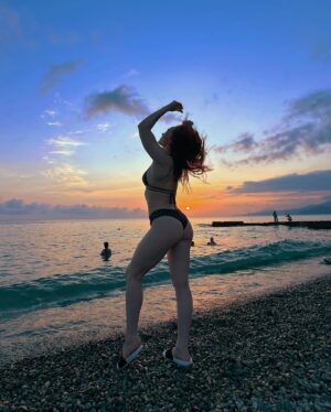 Яна Сотова Instagram - Приятные воспоминания из @poledancecamppilonia 

Каждый год езжу - и каждый раз по любви 🖤

#sotova #poledancecamp #пилония
