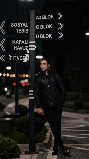 فربد بختیاروند Instagram - IN ISTANBUL 

COMING SOON …
_____________
#style #model #modeling #fashionstyle