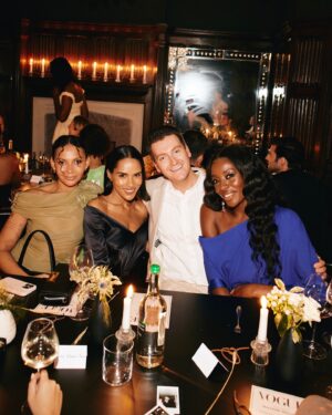 AJ Odudu Instagram - A smooth ride, delicious grub and great company!🌙🍽️ Thanks for the perfect evening in the West Sussex countryside @britishvogue & @rangerover

📸@sofi.adams.photo