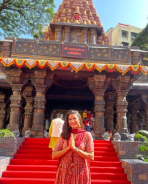 Aahana Kumra Instagram - What a beautiful start to this Ganesh Chaturthi! 
Lal Baug cha raja!! 
Mumbai Cha raja and GSB Seva Mandal! 
May Bappa bless us all with abundance, wisdom, happiness and good health! 🌺🙏🌸
Wearing my beautiful @raahjaipur 
#GanpatiBappaMorya 
#HappyGaneshChaturthi 
.
.
.
.
#lalbaugcharaja #mumbaicharaja #gsbsevamandal #mumbai #maharashtra #ganesh #ganpati #indianfestival #festival #incredibleindia #aahanakumra #ganpatifestival #pandal