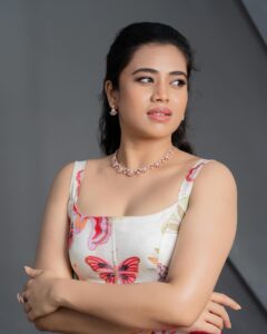 Actress Aarthi Subash HD Photos and Wallpapers December 2024