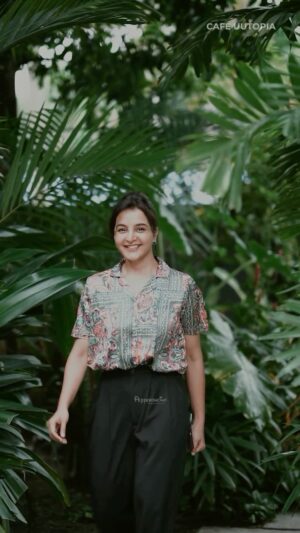 Abhirami Suresh Instagram - ✨When the ever-charismatic Manju Chechi visited Cafe Uutopia! ✨ I was more than happy to have hosted this gem of a personality and her Footage movie team. 🌟 Her energy and charm lit up the entire cafe, leaving us all in awe. Thank you, @bineeshchandra ❤️ , for making this happen. ✨ Missed you this time @foodhunter_sabu 🙂‍↕️ 
So Until Next time, 
Abhirami Suresh & Team Uutopia ❤️
.
.
Special Thanks to my dearest two from @beniveesjo ❤️🙏🏻😊
.
.
.
.
 #ManjuChechi #FootageMovie #CafeUutopia #Inspiration #DreamBig #BelieveInYourself #ManjuWarrier #FootageMovie #ViralMalayalam #AbhiramiSuresh