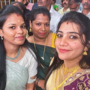 Abi Navya Instagram - Onam ashamshangal❤️❤️❤️❤️❤️

Happy Onam dear family 😘🥰🥰