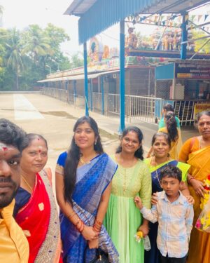 Abi Navya Instagram - 💙💙💙💙divine love 

#love#temple#thiruverkad
