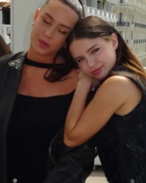 Adèle Exarchopoulos Instagram - L Amour ouf 🫀

#yslmakeup 🤍