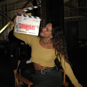 Adria Arjona Instagram - Portland it’s been real. Thank you to the beautiful cast and crew of Criminal love you all!! P.S Anna & Ryan love you guys every picture I have with you reveals our plot