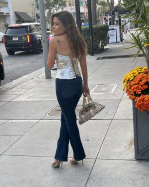 Adriana Fonseca Instagram - Visita rápida a casa en Los Ángeles.
_______
Y fue justo lo que necesitábamos. Bendecida de haber pasado este tiempo con la persona y los lugares que más importan. Hasta la próxima, Ciudad de los Ángeles. 

Quick visit home to LA, and it was everything we needed. Blessed to have spent this time with the people and places that matter most. Until next time, City of Angels. 
.
.
.
.
.
#Agradecido #Hogar #LA #lifestyle #cute #fashion