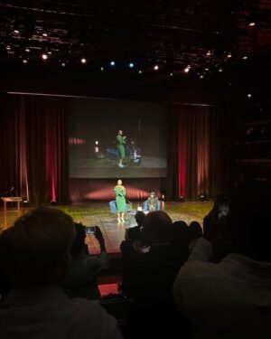 Afua Hirsch Instagram - Mother Diane Abbott receiving her flowers 

I’m so happy she has told her story - in the most personal way and in her own, powerful words - her memoir A Woman Like Me is published next week

Loved speaking with her to bring it to this incredible audience (so many of you sent me pictures! Thank you!) at @southbankcentre tonight 
With a little help from @misanharriman 

@officialhackneyabbott 
@southbankcentre 
@misanharriman 
#AWomanLikeMe
#memoir
#book
#newbook 
#booktalk 
#blackBritain
#knowyourhistory

I am wearing 
Dress by @edelinelee 
Necklace @heyharper 
Bar earrings @tillysveaas 
Styled by @melwilkinson1