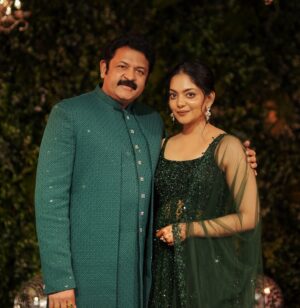 Ahana Kumar Instagram - Familia 🖤✨

Outfits @santinni.in 
Photography @skabhijithphotography 
Makeup & Hair @lushandluxbyak 

💫✨