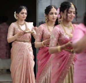 Ahana Kumar Instagram - Team Bride 💗🌸💫

Shot by @_stories_by_mathews__ 
Saree @mloft_by_joeljacobmathew 
Blouse Stitching @santinni.in 
Makeup & Hair @brahma_hairandmakeup 
Saree Draping @drapist_daira 

Ozy’s Wedding ~ 05.09.24 ✨