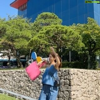 Ahn Sun-Young - 717 Likes - #웛화수목금금금 #프로출근러의삶
#피할수없으면즐겨라
#일이곧나의취미
#바로스라이프💛