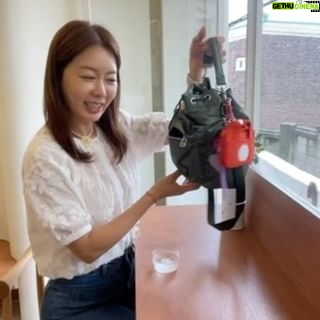 Ahn Sun-Young - 701 Likes - #주식회사바로스
#바로스라이프💛
#일상공유
공구예고아님주의
온갖 핫템 다 매달고 다니믄 뭐하겠노....
마지막에.....
#내돈내산 #녹용액기스 🖤
#왜여머여
립틴트만큼이나 소듕해 나의 활력지키미 후훗.
맨날 과식하고 때려먹는
#율리아나카무트효소 도 음쓰믄 큰일남 (요건 러브바자몰에 데려올꺼니깐 알람해두셔도 됩니동🥰)
#whatsinmybag 🩷
#kbeauty #khealth
#안선영style