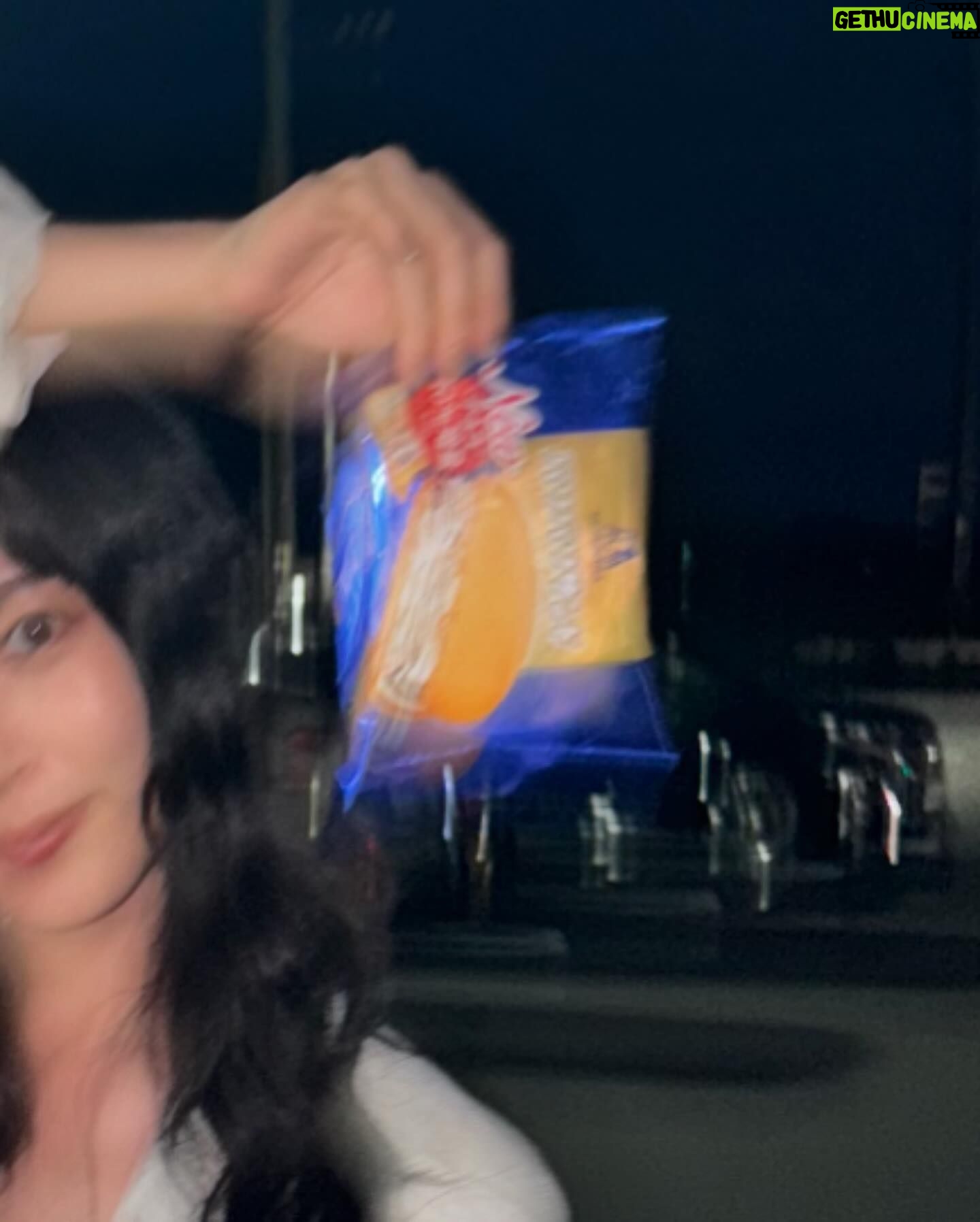 Airi Suzuki - 76.5K Likes - ✴︎
森永「パリパリサンド」Web CM出演しています☺︎
CMで食べているチョコ10%増量のパリパリサンド
9/2からいよいよ発売という事で、コンビニでも発見しましたーー!!!🫶
Xではキャンペーンもやっているのでお見逃しなく☺︎
#CM動画はまた後日載せますね