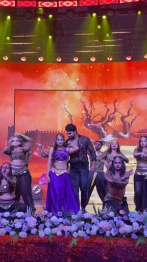 Aishwarya Ramsai Instagram - Final rehearsal 💜🖤✨

:
Costume:💜 @house_of_shreshtta @umajayalakshmi999 ❤️

;
#actress #aishwaryaramsai #asianet #awardshow #mounaragam #dance #songs