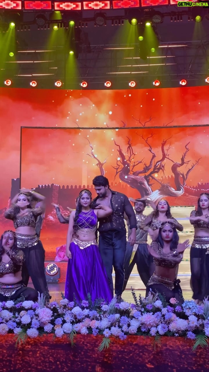 Aishwarya Ramsai - 28.8K Likes - Final rehearsal 💜🖤✨
:
Costume:💜 @house_of_shreshtta @umajayalakshmi999 ❤️
;
#actress #aishwaryaramsai #asianet #awardshow #mounaragam #dance #songs