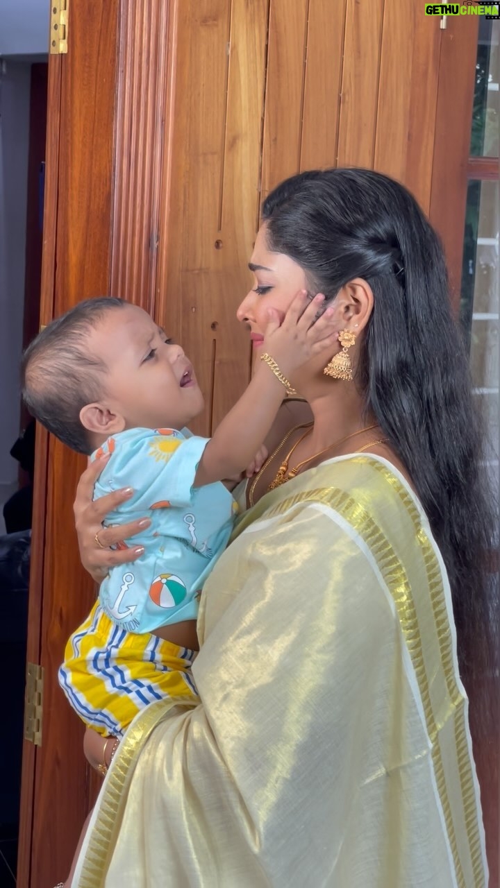Aishwarya Ramsai - 116.9K Likes - Ente kallu nte aa last nottam😄🥹❤️
:
@kalyan_kiyani 💋
:
#aishwaryaramsai #momlove #actress #mounaragam #asianet #kalyani #son #serial #shooting #love #bekind #staysafe