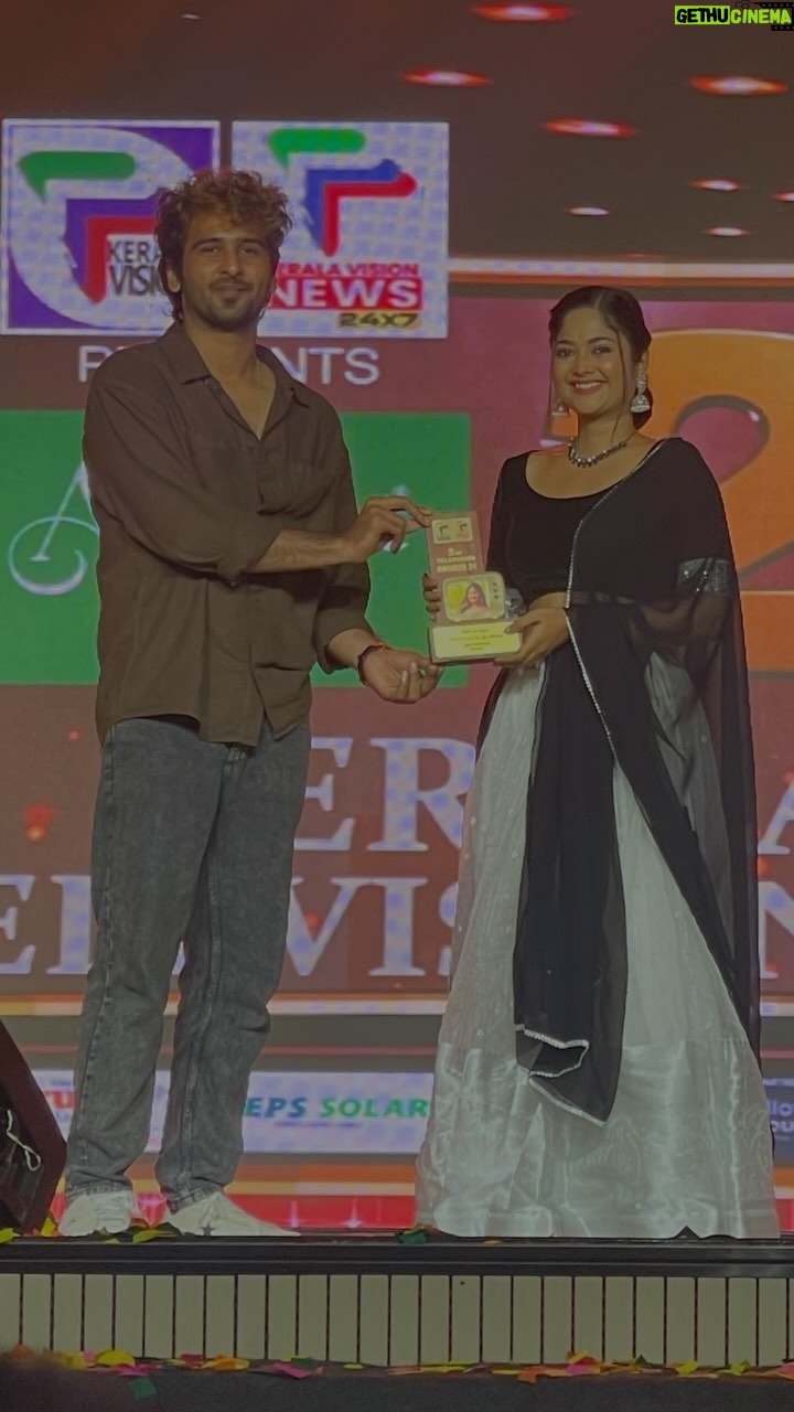 Aishwarya Ramsai - 21.6K Likes - 😍swapnam kandathellam❤️Thanks to @keralavision_tv 🥰for this award🙏🏻
:
#actress #aishwaryaramsai #mounaragam #asianet #kalyani #awardwinning #blessed #bekind #staysafe #thankstoeveryone