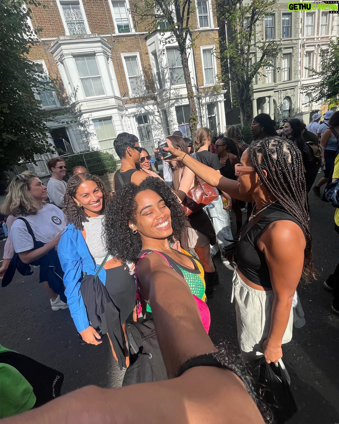 Ajani Russell - 2.2K Likes - Nottinghill carnival ate down this year š 10/10
Shout out errryyybody shakin Ass in the street, yāall was giving it up nostyyyy š¤š¤¤š and to all my baddie friends and their baddie friends- canāt wait to do it all again ;)
