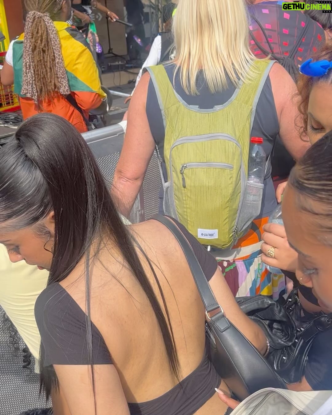 Ajani Russell - 2.2K Likes - Nottinghill carnival ate down this year 😏 10/10
Shout out errryyybody shakin Ass in the street, y’all was giving it up nostyyyy 😤🤤😜 and to all my baddie friends and their baddie friends- can’t wait to do it all again ;)