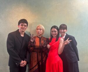 Akari Takaishi Instagram - 映画『ベイビーわるきゅーれ ナイスデイズ』
完成披露上映会、素敵な時間をありがとうございました。

この作品が皆さんの元に飛び立っていくような感覚があり、今色々な気持ちで溢れていてます。凄く幸せです。

そして本日の上映会、本当に多くの方からご応募頂いたと聞きました。ありがとうございます。
公開まであと1ヶ月。
早く皆さんに届きますように…🕊️

#ベイビーわるきゅーれ
#ベイビーわるきゅーれナイスデイズ

stylist @kanedakenshi 
h&m @ayasumimoto