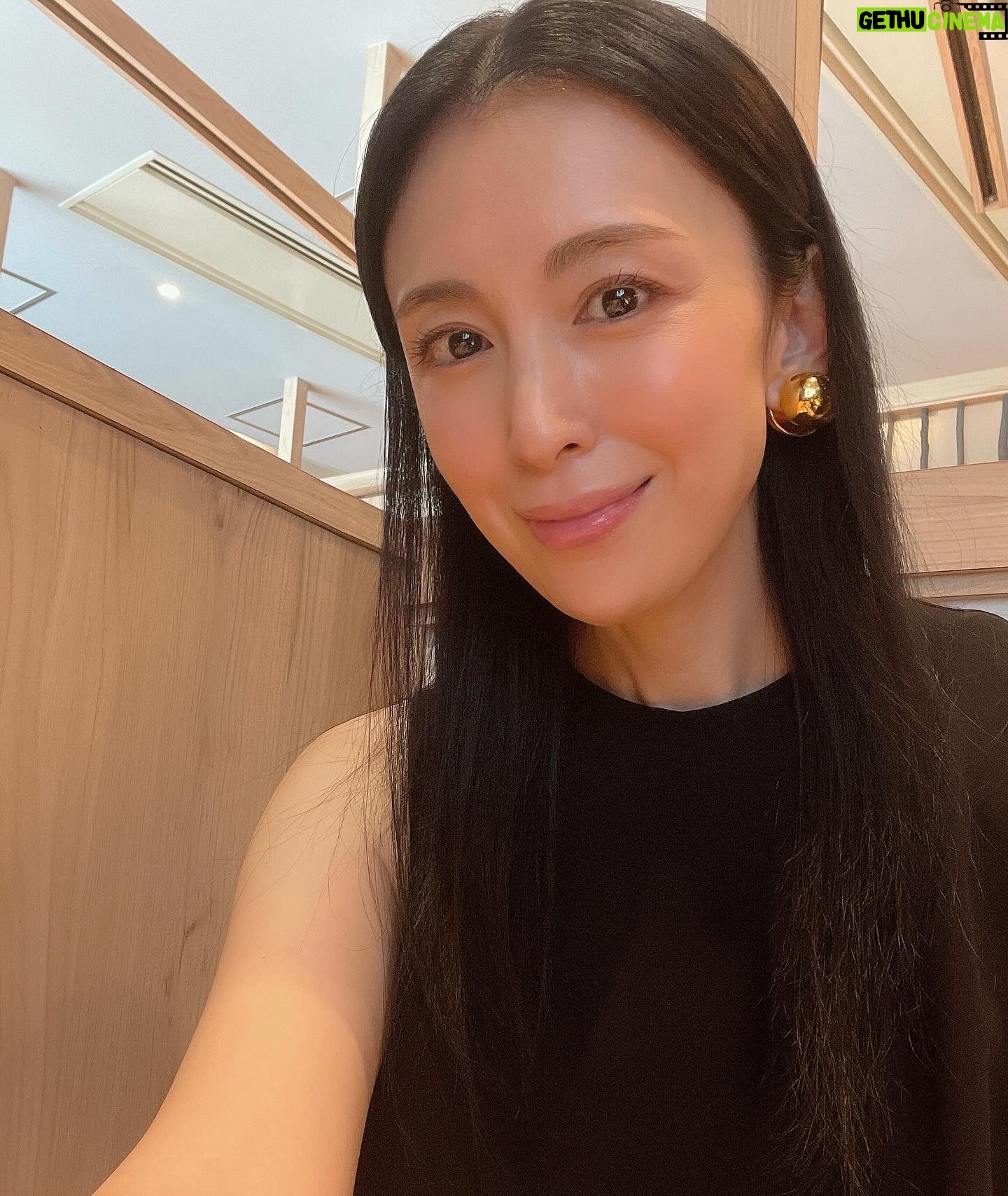 Akiko Hinagata - 7.8K Likes - 暑いですね
今日は牛タンをお腹いっぱい食べて
エネルギーをチャージ
#牛タン大好き
#夏バテに気をつけて