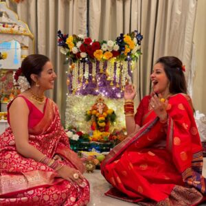 Akshara Singh Instagram - Ganpati celebration begins ✨🙏🏼🧿 

#ganpatibappamorya #monalisa #aksharasingh #celebration #lfl #happiness #ganesha
