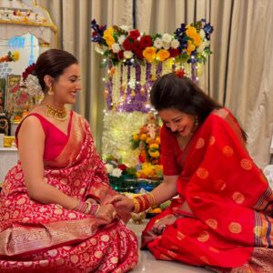 Akshara Singh Instagram - Ganpati celebration begins ✨🙏🏼🧿 

#ganpatibappamorya #monalisa #aksharasingh #celebration #lfl #happiness #ganesha