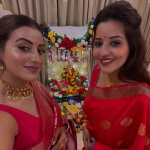 Akshara Singh Instagram - Ganpati celebration begins ✨🙏🏼🧿 

#ganpatibappamorya #monalisa #aksharasingh #celebration #lfl #happiness #ganesha