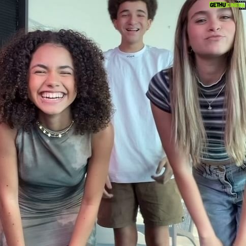 Alana Cabral - 5.7K Likes - “Eu vi sorriso no rosto” 🤪 Esse trio não tem pra ninguém. Corra agora no canal do YouTube da #AgênciaCintra e confira o #CintraCast com esses talentosos 💥