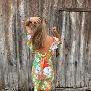 Alba Carrillo Instagram - Últimos días. Cara lavada, vestido @georges_rech y mi río. Se termina un verano tan brutal que solo puedo dar gracias🙏🏻 
Un aprendizaje? No cualquier cosa. No a cualquier precio. 🙏🏻🦦🏞️💖☀️🌱🍀💘 #gifts